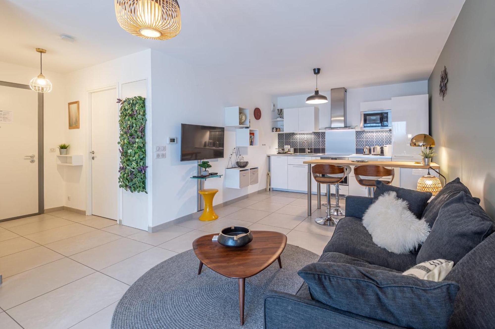 L'Interprete 405 4 - Apartment With Terrace Анси Экстерьер фото